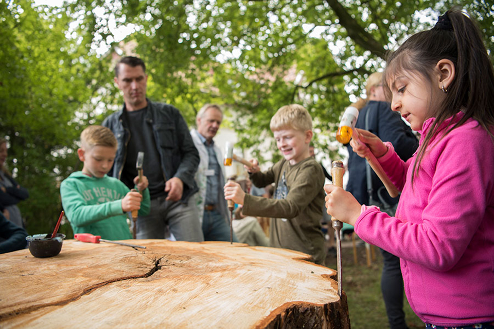 Holzbildhauen